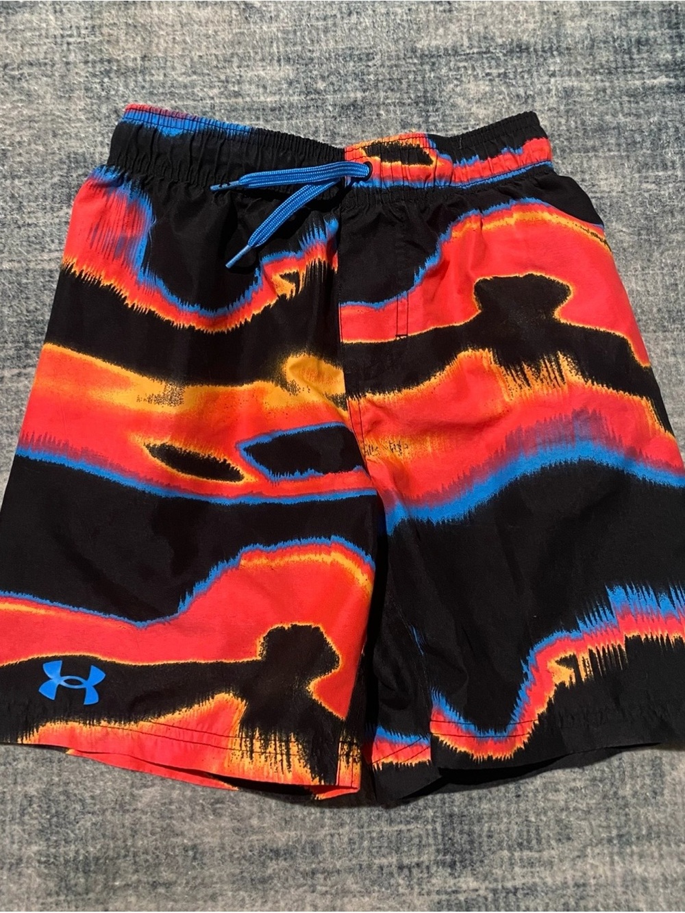 Under Armour boys Black Multicolor swim trunks size medium